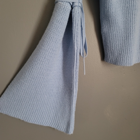 silence + noise Blue Sweater with Bell Sleeves and Strings. Size S - Picture 4 of 6